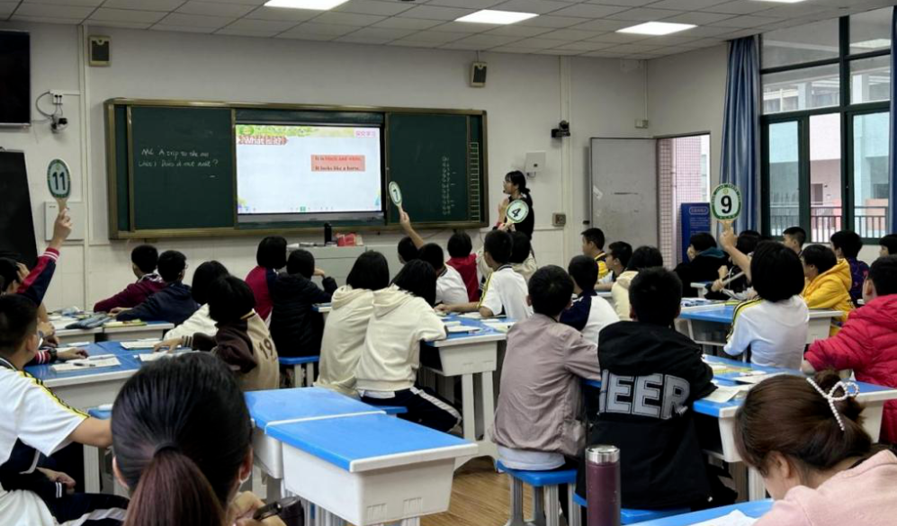 遼寧電視臺報道，AI教師進課堂，傳統(tǒng)教學換新方